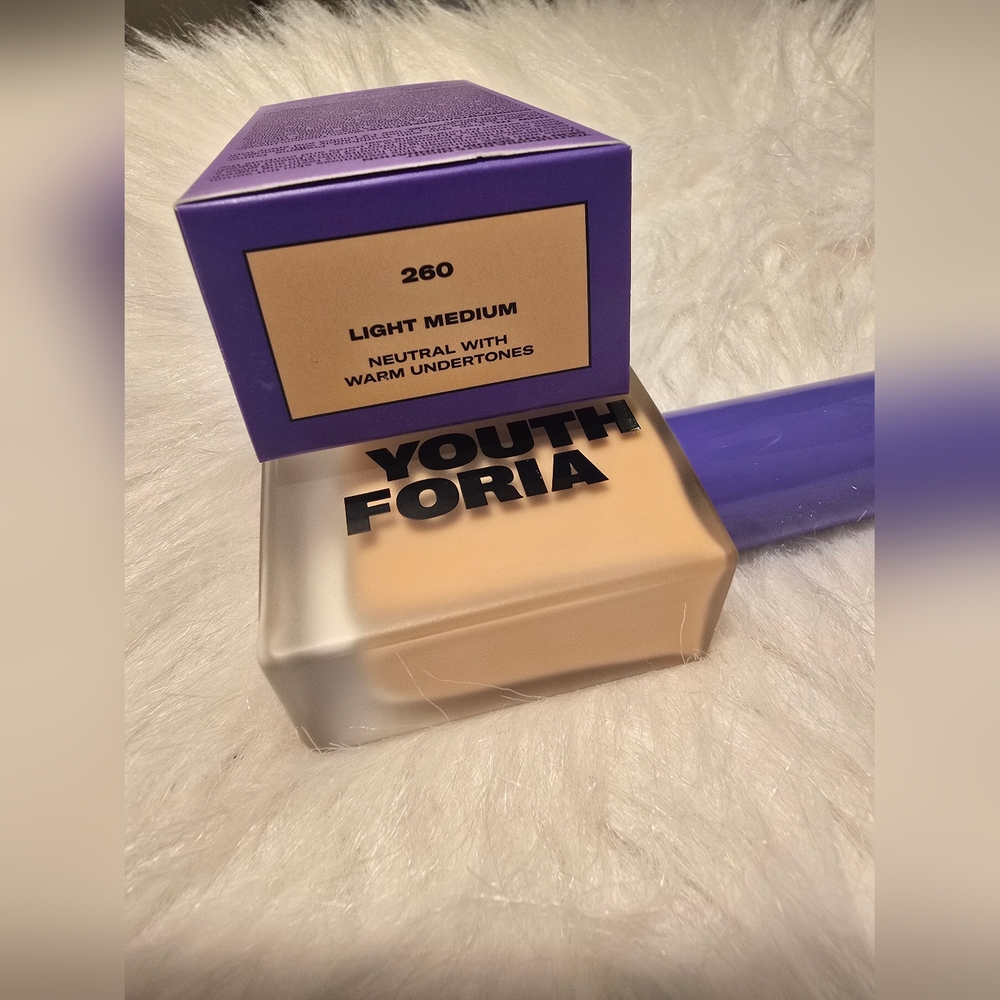 Youthforia Date Night Skin Tint Serum Foundation in Shade 260